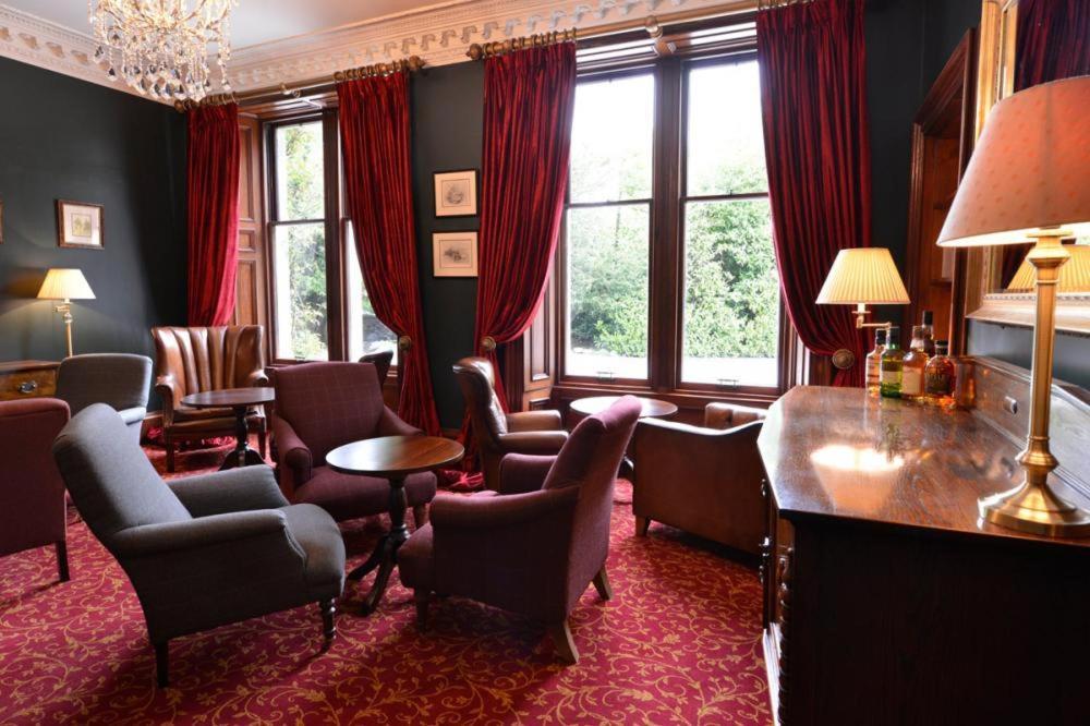Wellwood Manor Hotel พิทลอครี ภายนอก รูปภาพ