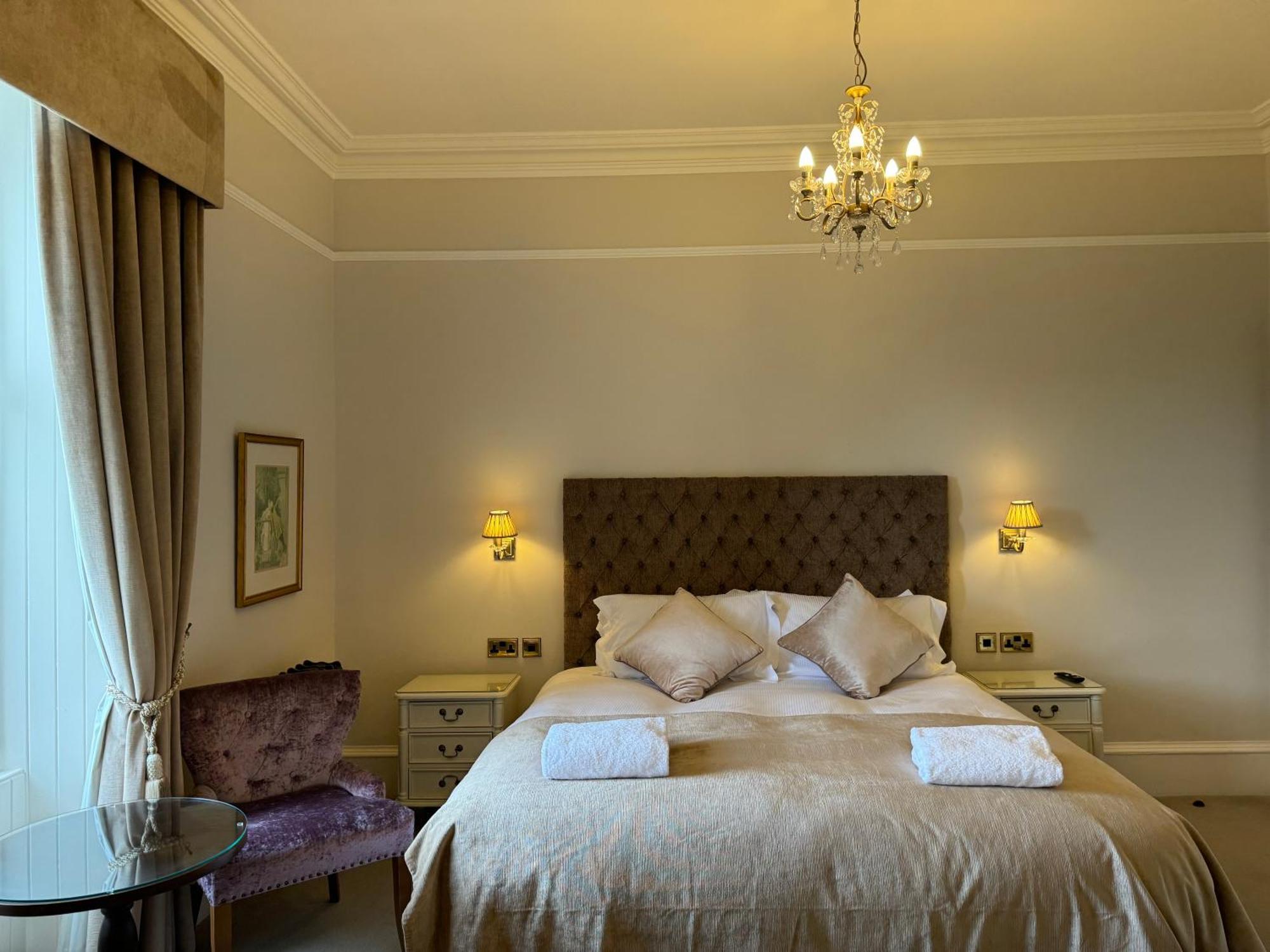 Wellwood Manor Hotel พิทลอครี ภายนอก รูปภาพ