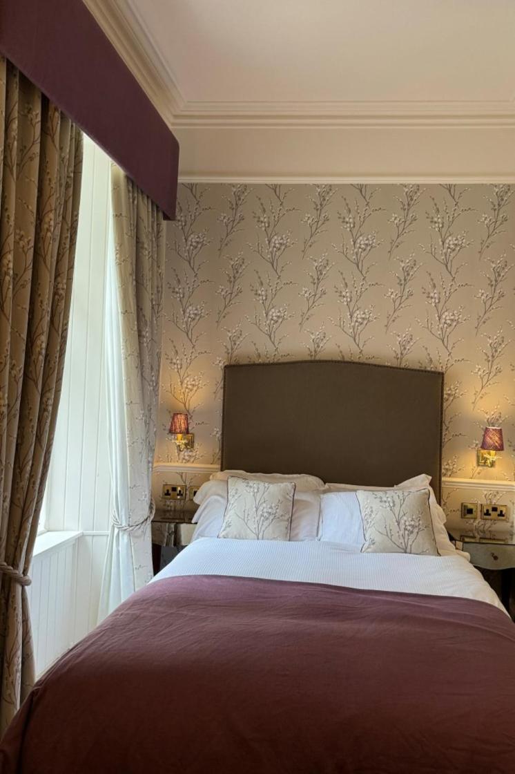 Wellwood Manor Hotel พิทลอครี ภายนอก รูปภาพ