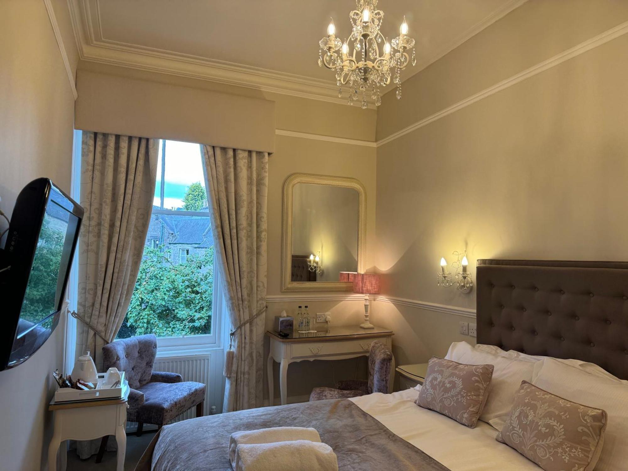 Wellwood Manor Hotel พิทลอครี ภายนอก รูปภาพ
