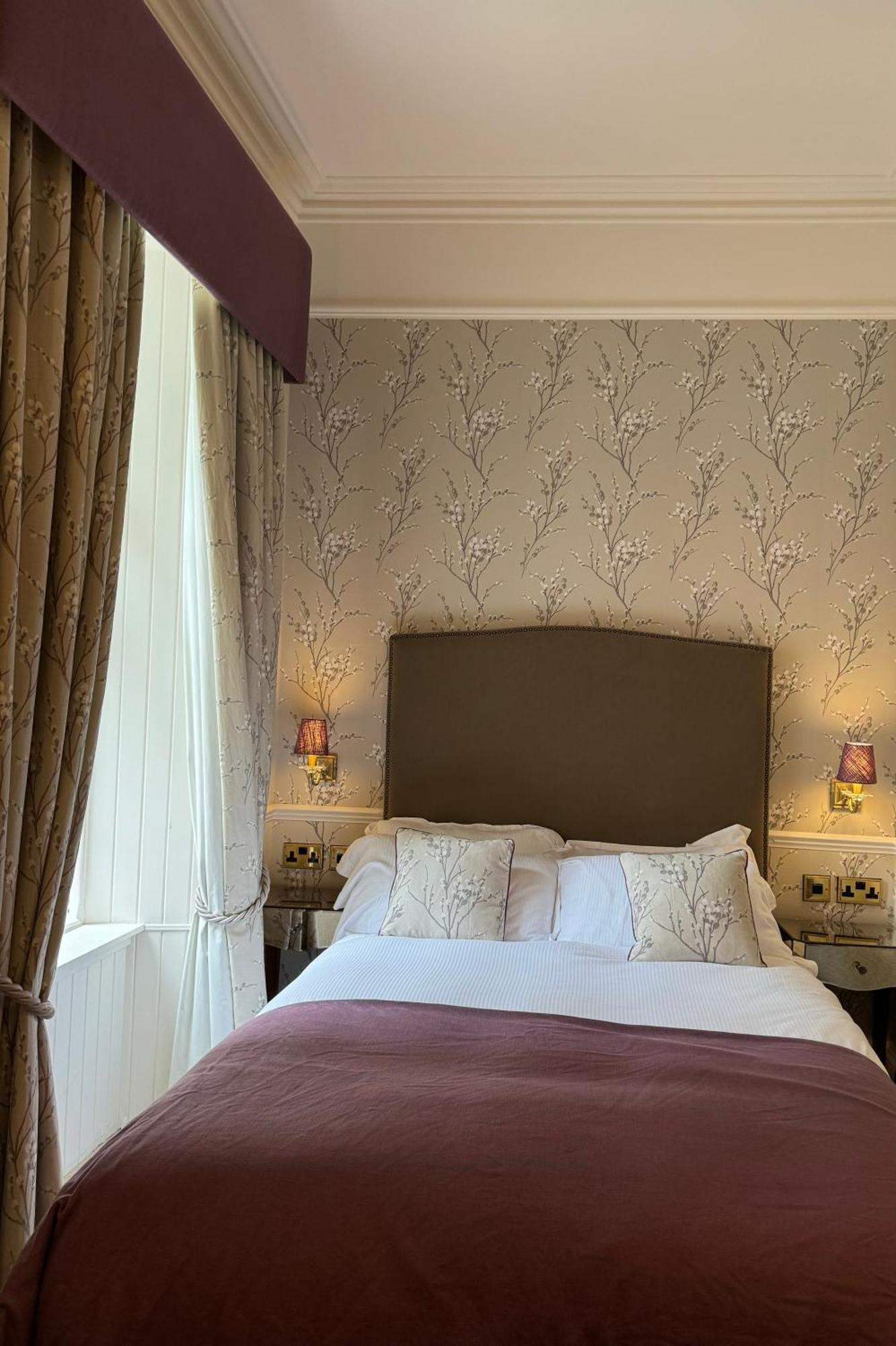 Wellwood Manor Hotel พิทลอครี ภายนอก รูปภาพ