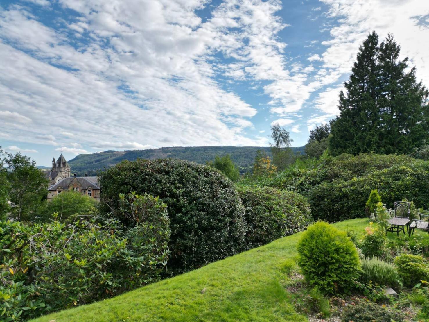 Wellwood Manor Hotel พิทลอครี ภายนอก รูปภาพ